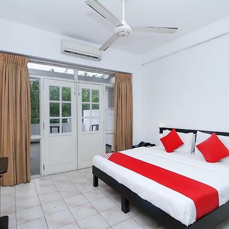 Katunayaka Hotel Nathaliya מראה חיצוני תמונה