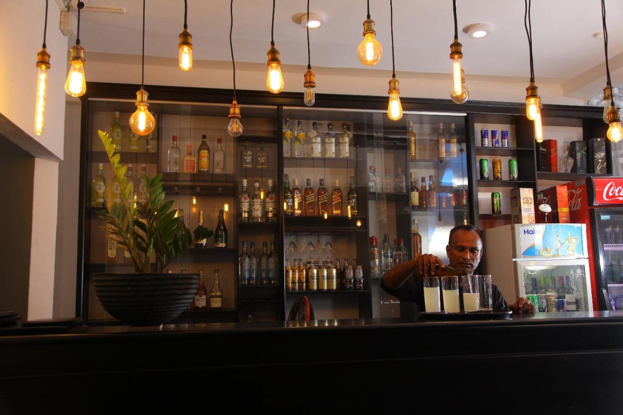 Katunayaka Hotel Nathaliya מראה חיצוני תמונה