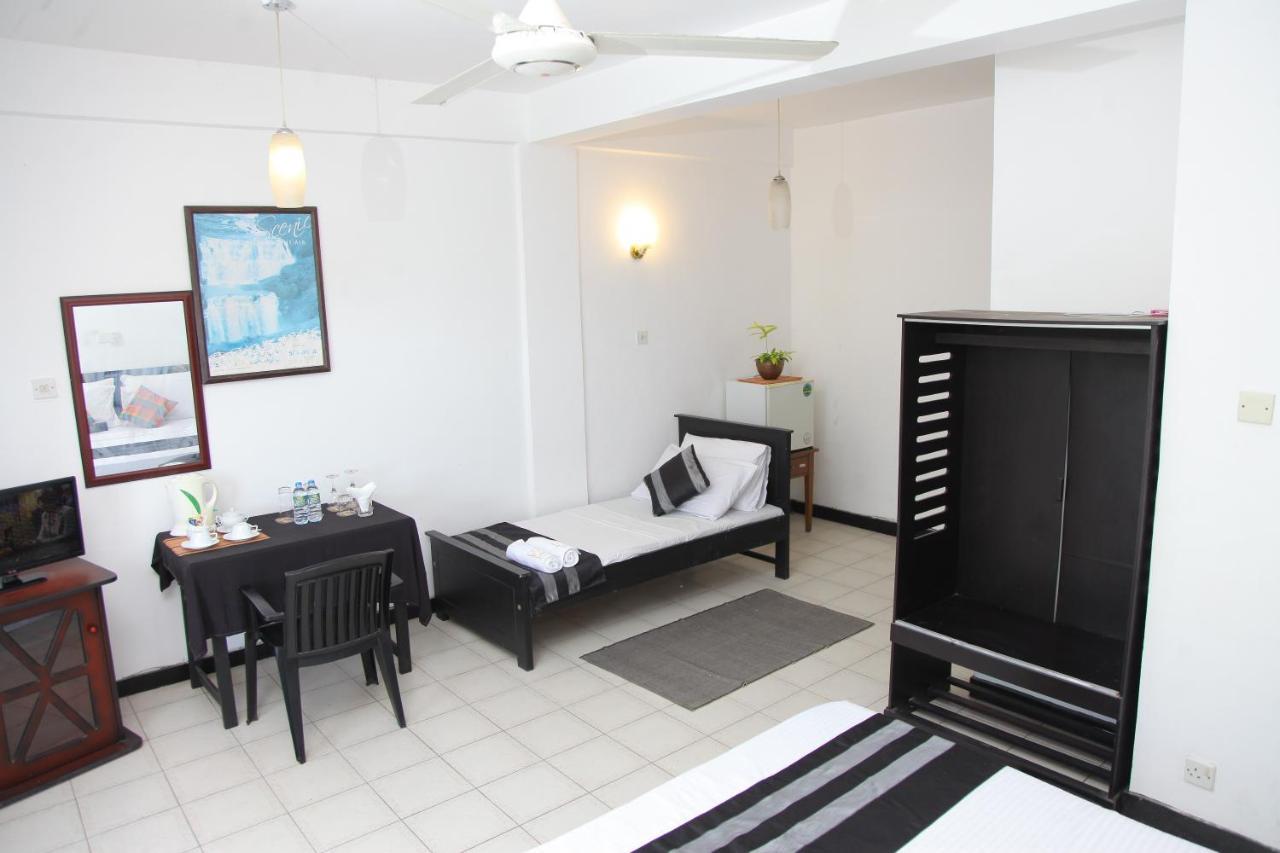 Katunayaka Hotel Nathaliya מראה חיצוני תמונה