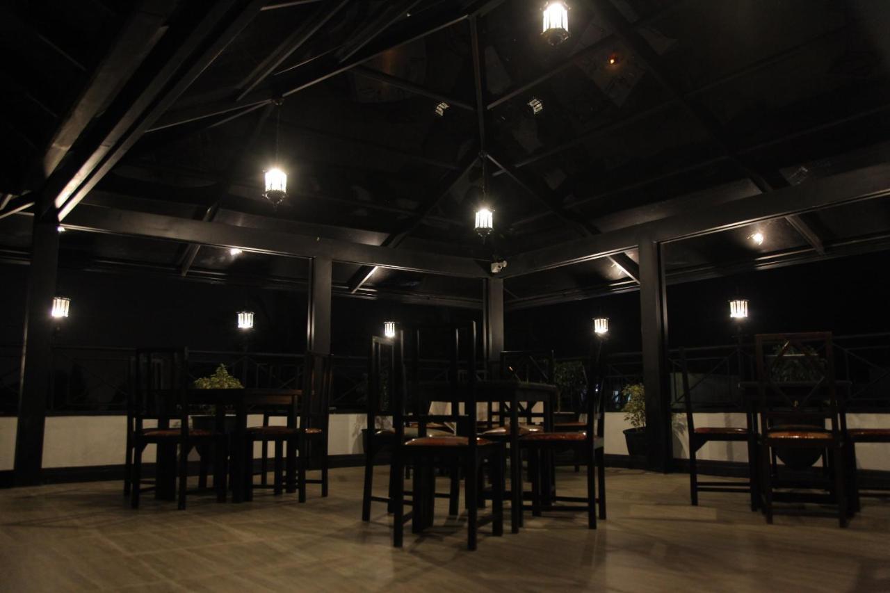 Katunayaka Hotel Nathaliya מראה חיצוני תמונה