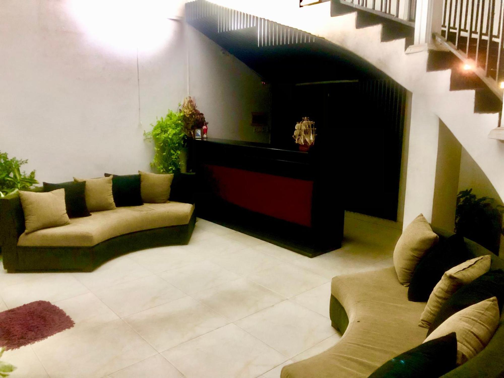 Katunayaka Hotel Nathaliya מראה חיצוני תמונה